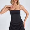 Vestito drappeggiato a trapezio Zoyna in nero Vestito drappeggiato a trapezio Zoyna in nero