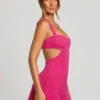 Vestito Emilion con cut-out decorato in fucsia Vestito Emilion con cut-out decorato in fucsia