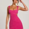 Vestito Emilion con cut-out decorato in fucsia Vestito Emilion con cut-out decorato in fucsia