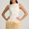 Vestito Florrie in raso con applicazioni floreali e schiena scoperta, colore avorio Vestito Florrie in raso con applicazioni floreali e schiena scoperta, colore avorio