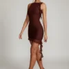 Vestito Iolanda senza schienale con dettagli a balze in marrone Vestito Iolanda senza schienale con dettagli a balze in marrone