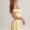 Vestito Jaida in modal con spalle scoperte e linea ad A in color sorbetto al limone Vestito Jaida in modal con spalle scoperte e linea ad A in color sorbetto al limone
