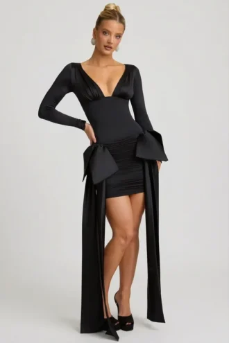 Vestito Karelyn con fiocco e arricciature in nero