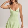 Vestito Kelbie in modal con ruches e linea ad A in verde salvia Vestito Kelbie in modal con ruches e linea ad A in verde salvia