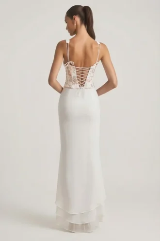 Vestito lungo a corsetto con scollo profondo e volant Nathalia in avorio