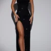 Vestito lungo a fascia con collo a cappuccio decorato La Rochette in nero Vestito lungo a fascia con collo a cappuccio decorato La Rochette in nero