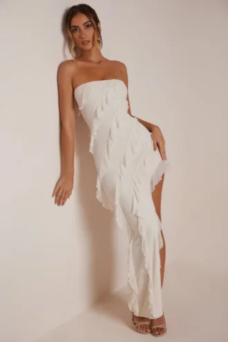 Vestito lungo a fascia con volant Nevali in avorio