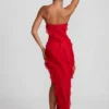 Vestito lungo a fascia con volant Nevali in rosso Vestito lungo a fascia con volant Nevali in rosso