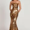 Vestito lungo a fascia Nottola con decorazioni 3D in oro Vestito lungo a fascia Nottola con decorazioni 3D in oro