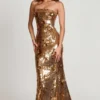 Vestito lungo a fascia Nottola con decorazioni 3D in oro Vestito lungo a fascia Nottola con decorazioni 3D in oro