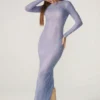 Vestito lungo a maniche lunghe Yasmin con decorazioni in blu Vestito lungo a maniche lunghe Yasmin con decorazioni in blu