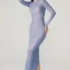 Vestito lungo a maniche lunghe Yasmin con decorazioni in blu Vestito lungo a maniche lunghe Yasmin con decorazioni in blu
