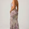 Vestito lungo a sirena con cut-out decorati Lucienne in lilla Vestito lungo a sirena con cut-out decorati Lucienne in lilla