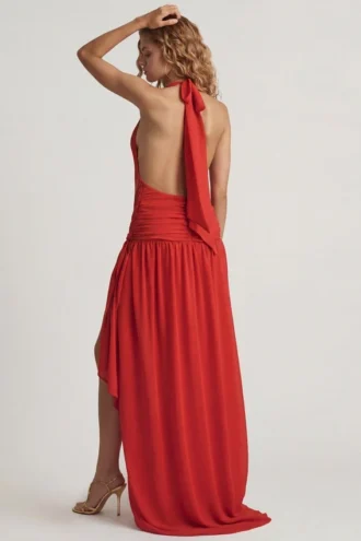 Vestito lungo asimmetrico con scollo all’americana Oliana in rosso peperoncino