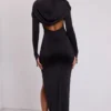 Vestito lungo con cappuccio e maniche lunghe Desdemona in nero Vestito lungo con cappuccio e maniche lunghe Desdemona in nero