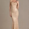 Vestito lungo con schiena scoperta e decorazioni Ariette Premium in oro Vestito lungo con schiena scoperta e decorazioni Ariette Premium in oro