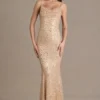 Vestito lungo con schiena scoperta e decorazioni Ariette Premium in oro Vestito lungo con schiena scoperta e decorazioni Ariette Premium in oro