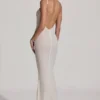 Vestito lungo con schiena scoperta e decorazioni Duhamel in bianco Vestito lungo con schiena scoperta e decorazioni Duhamel in bianco