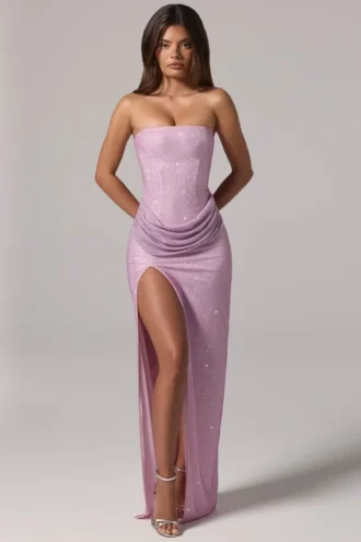 Vestito lungo con scollo a cappuccio e fascia in vita decorato La Rochette in rosa