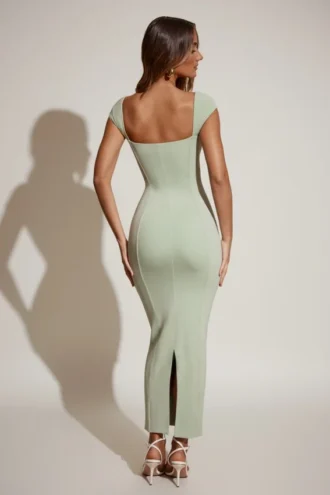 Vestito lungo con scollo a cuore Dolcezza in verde salvia
