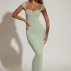 Vestito lungo con scollo a cuore Dolcezza in verde salvia Vestito lungo con scollo a cuore Dolcezza in verde salvia