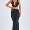 Vestito lungo con scollo all’americana e dettagli metallici Omarosa in nero Vestito lungo con scollo all’americana e dettagli metallici Omarosa in nero