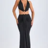 Vestito lungo con scollo all’americana e dettagli metallici Omarosa in nero Vestito lungo con scollo all’americana e dettagli metallici Omarosa in nero