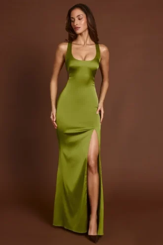 Vestito lungo con scollo rotondo e lacci sul retro Vittoria in verde oliva
