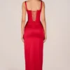 Vestito lungo con spacco fino alla coscia e corpetto a bustino Marleigh in rosso rosa Vestito lungo con spacco fino alla coscia e corpetto a bustino Marleigh in rosso rosa