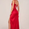 Vestito lungo con spacco fino alla coscia e corpetto a bustino Marleigh in rosso rosa Vestito lungo con spacco fino alla coscia e corpetto a bustino Marleigh in rosso rosa