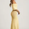 Vestito lungo con spalle scoperte Naia Bouclé in giallo Vestito lungo con spalle scoperte Naia Bouclé in giallo