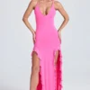 Vestito lungo con volant arricciati Coraline in rosa lollipop Vestito lungo con volant arricciati Coraline in rosa lollipop