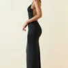 Vestito lungo Devika con drappeggi e schiena scoperta, nero Vestito lungo Devika con drappeggi e schiena scoperta, nero