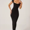 Vestito lungo Dolcezza con scollo a cuore in nero Vestito lungo Dolcezza con scollo a cuore in nero