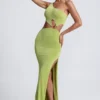 Vestito lungo monospalla con dettagli metallici Rosalia in verde oliva Vestito lungo monospalla con dettagli metallici Rosalia in verde oliva