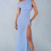 Vestito lungo monospalla Nivara con stampa a pois blu Vestito lungo monospalla Nivara con stampa a pois blu