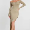 Vestito lungo Roxana con maniche lunghe e spalle scoperte in misto modal e cashmere, color taupe Vestito lungo Roxana con maniche lunghe e spalle scoperte in misto modal e cashmere, color taupe