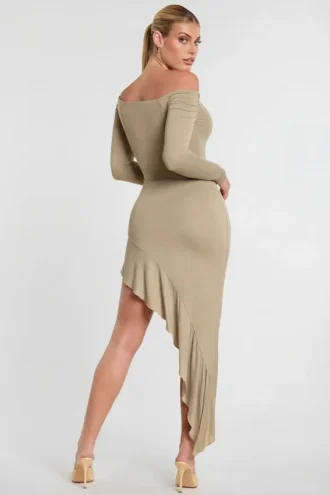 Vestito lungo Roxana con maniche lunghe e spalle scoperte in misto modal e cashmere, color taupe