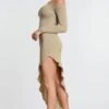 Vestito lungo Roxana con maniche lunghe e spalle scoperte in misto modal e cashmere, color taupe Vestito lungo Roxana con maniche lunghe e spalle scoperte in misto modal e cashmere, color taupe