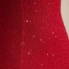 Vestito lungo senza spalline con collo a cappuccio decorato La Rochette in rosso vero Vestito lungo senza spalline con collo a cappuccio decorato La Rochette in rosso vero