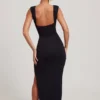 Vestito lungo Sloane con spacco alto e scollo a V in nero Vestito lungo Sloane con spacco alto e scollo a V in nero