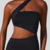 Vestito lungo Suvi con scollo asimmetrico arricciato e cut-out in nero Vestito lungo Suvi con scollo asimmetrico arricciato e cut-out in nero
