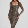 Vestito midi a balze con dettaglio reggiseno a strati Deliana con stampa leopardata Vestito midi a balze con dettaglio reggiseno a strati Deliana con stampa leopardata