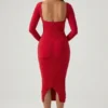 Vestito midi a balze con dettaglio reggiseno a strati Deliana in rosso Vestito midi a balze con dettaglio reggiseno a strati Deliana in rosso