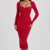 Vestito midi a balze con dettaglio reggiseno a strati Deliana in rosso Vestito midi a balze con dettaglio reggiseno a strati Deliana in rosso