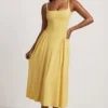 Vestito midi A-line in modal Aireen, giallo pastello Vestito midi A-line in modal Aireen, giallo pastello