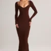 Vestito midi a maniche lunghe Ori Modal Peekaboo in marrone cioccolato Vestito midi a maniche lunghe Ori Modal Peekaboo in marrone cioccolato