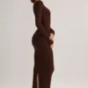Vestito midi a maniche lunghe Ori Modal Peekaboo in marrone cioccolato Vestito midi a maniche lunghe Ori Modal Peekaboo in marrone cioccolato
