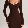 Vestito midi a maniche lunghe Ori Modal Peekaboo in marrone cioccolato Vestito midi a maniche lunghe Ori Modal Peekaboo in marrone cioccolato