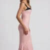 Vestito midi a sirena con dettagli reggiseno a strati Valentina in rosa a pois Vestito midi a sirena con dettagli reggiseno a strati Valentina in rosa a pois